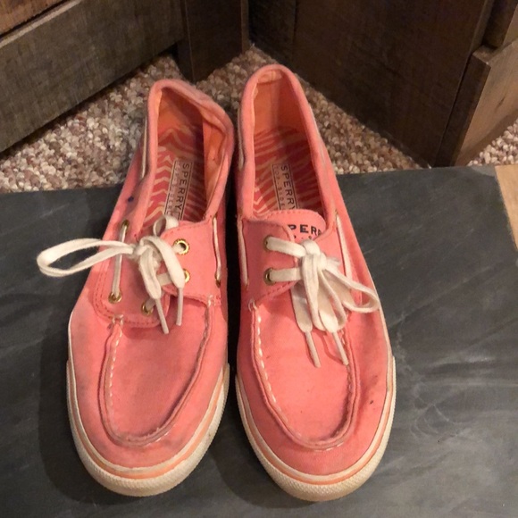 Sperry coral loafers. - Picture 2 of 5